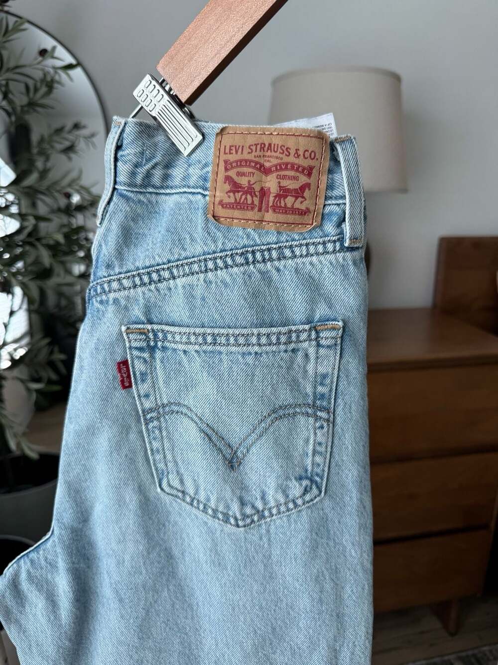 Levi's High Waisted Straight Jeans Size 27 Light Wash Denim